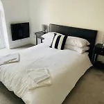 Modern Flat With Free Parking Close To Birmingham Centre
