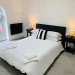 Modern Flat With Free Parking Close To Birmingham Centre