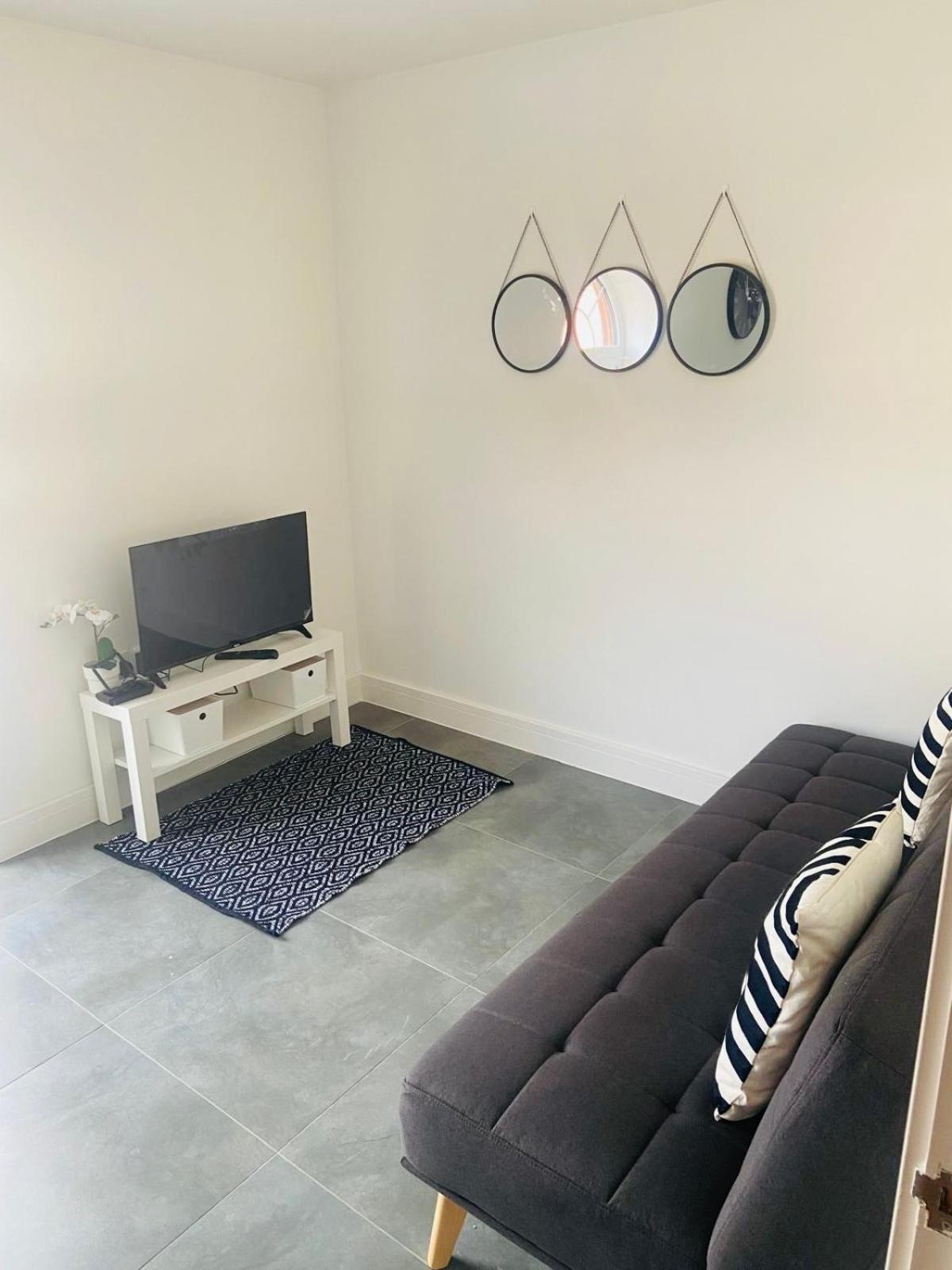 Modern Flat With Free Parking Close To Centre Apartment *