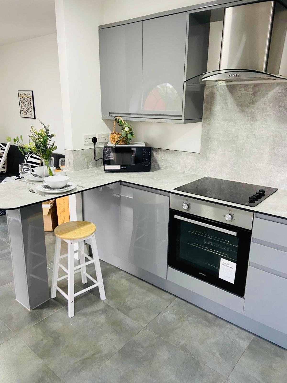 Apartment Modern Flat With Free Parking Close To Centre