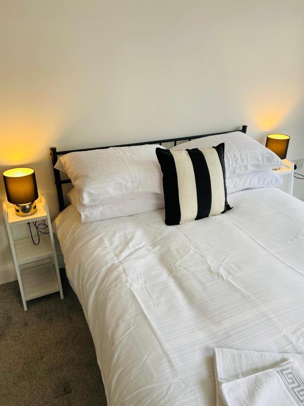 Modern Flat With Free Parking Close To Centre Apartment *