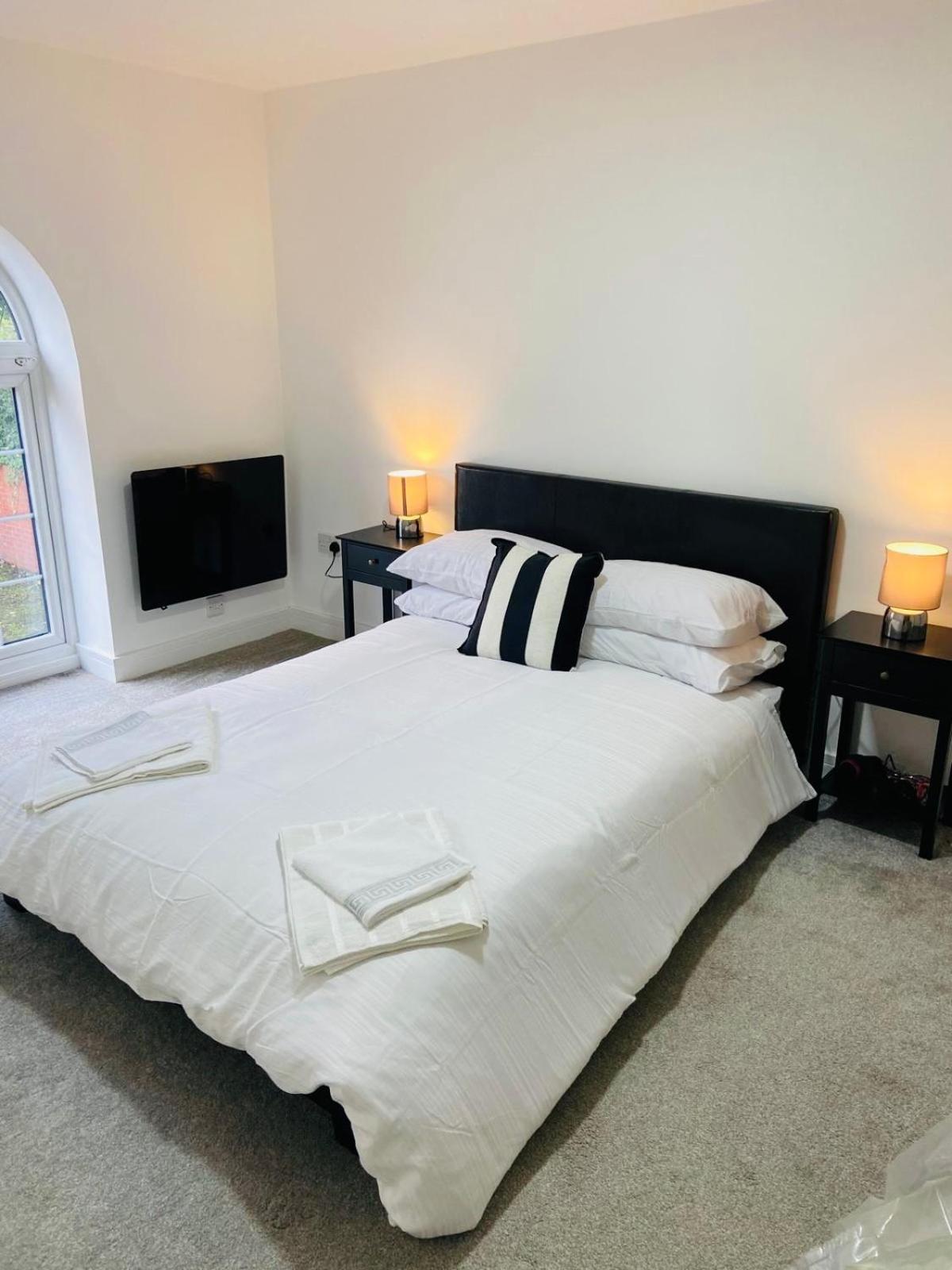Modern Flat With Free Parking Close To Centre *